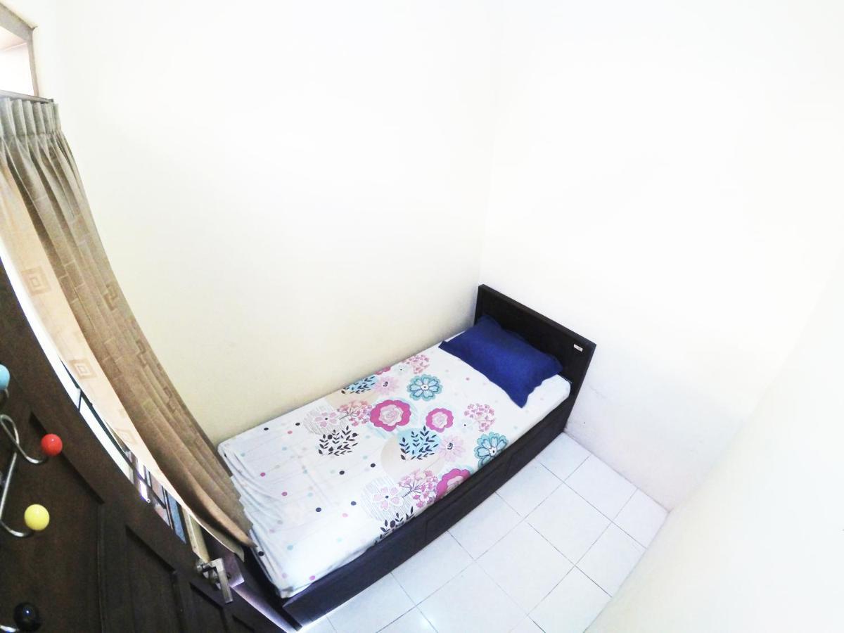 Minggiran Street Homestay Jogja Джокьякарта Экстерьер фото